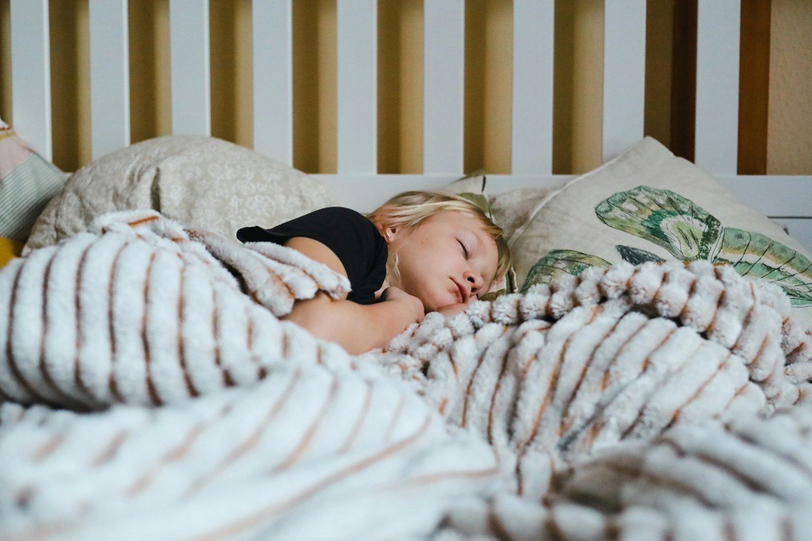 Enfant apaisé et endormi après un soin énergétique